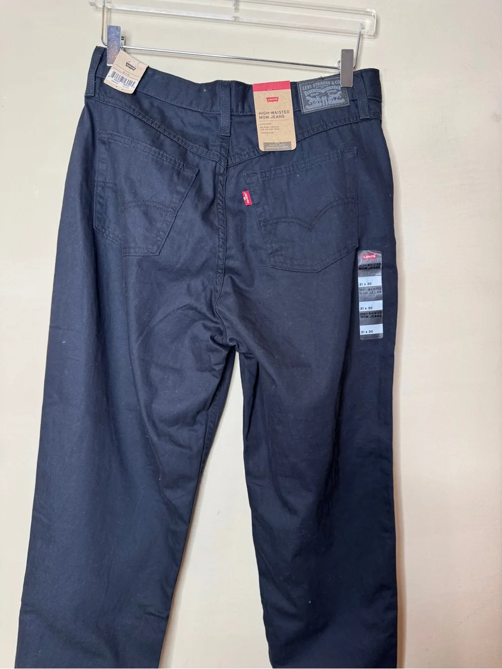 Levi’s High Waisted Mom Jeans Black 31x30 Tapered High Rise Relaxed Fit NWT